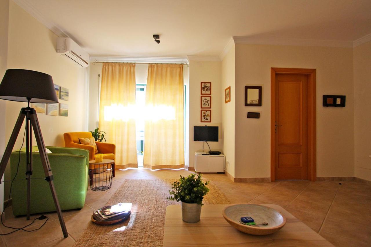 Apartamento Oliveira Санта Лусия Екстериор снимка